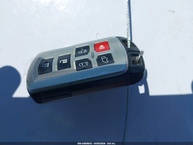 2011 TOYOTA SIENNA 5TDYK3DC6BS108271 Photo 10