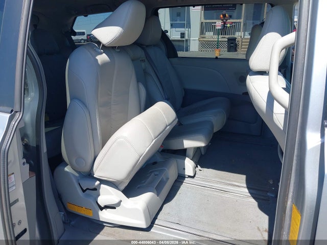 2011 TOYOTA SIENNA 5TDYK3DC6BS108271 Photo 7