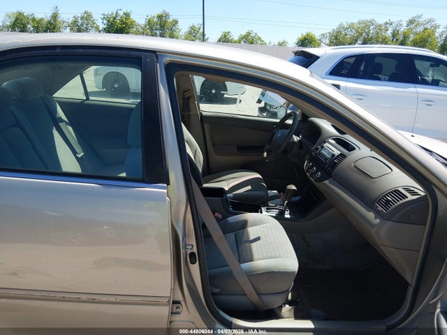 Продажа на аукционе авто 2005 Toyota Camry Le, vin: 4T1BE32K15U036513, номер лота: 44806044
