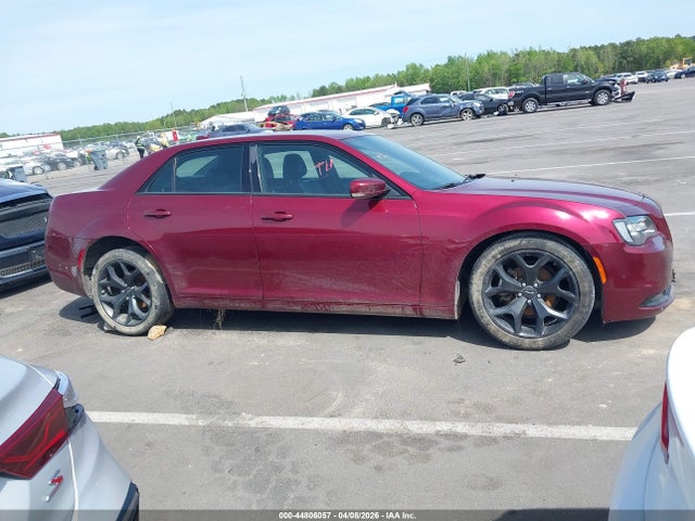 44806057 :رقم المزاد ، 2C3CCABG5NH187487 vin ، 2022 Chrysler 300 S مزاد بيع