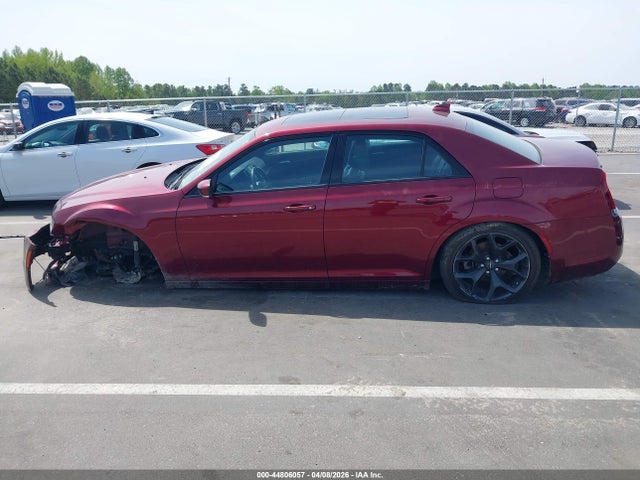 44806057 :رقم المزاد ، 2C3CCABG5NH187487 vin ، 2022 Chrysler 300 S مزاد بيع