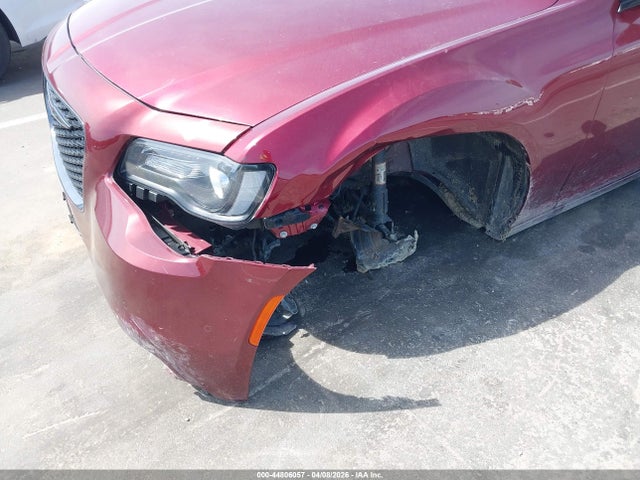 44806057 :رقم المزاد ، 2C3CCABG5NH187487 vin ، 2022 Chrysler 300 S مزاد بيع