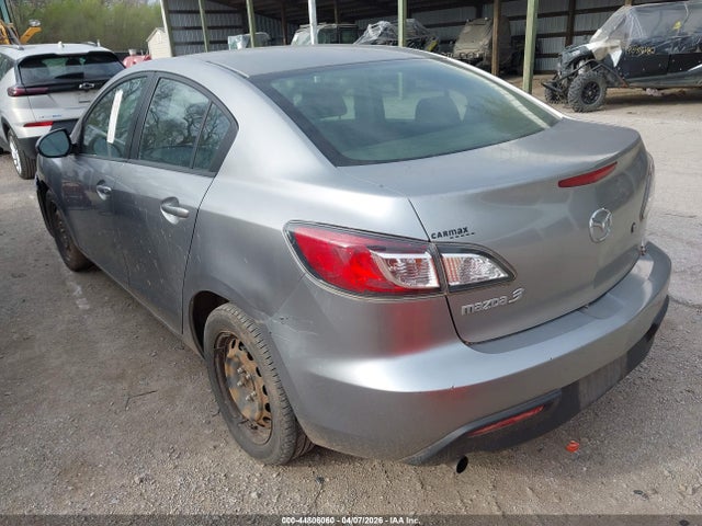 2011 MAZDA MAZDA3 JM1BL1UF4B1491092 Photo 2