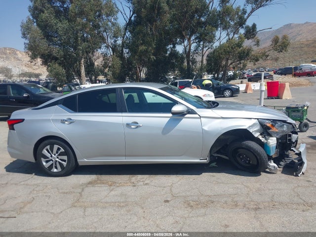 1N4BL4BV6NN391848 Nissan Altima S Fwd