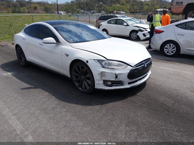 2013 Tesla Model S Performance მანქანა იყიდება აუქციონზე, vin: 5YJSA1DP1DFP05853, აუქციონის ნომერი: 44806119