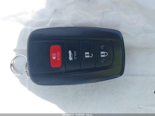 4T1F11BKXRU109045 Toyota CAMRY XLE