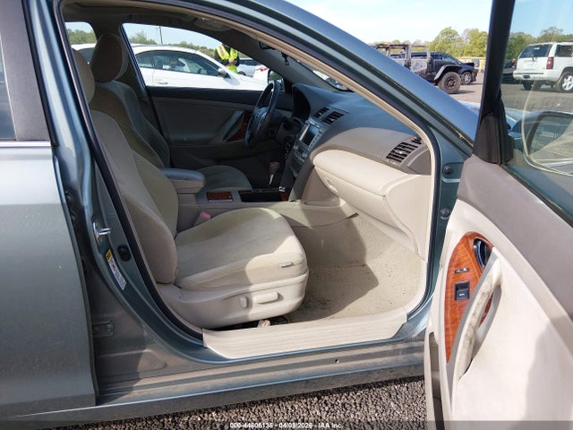 44806135 :رقم المزاد ، 4T1BF3EK0BU653311 vin ، 2011 Toyota Camry Xle مزاد بيع