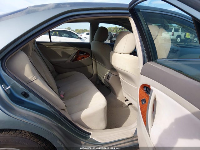 44806135 :رقم المزاد ، 4T1BF3EK0BU653311 vin ، 2011 Toyota Camry Xle مزاد بيع