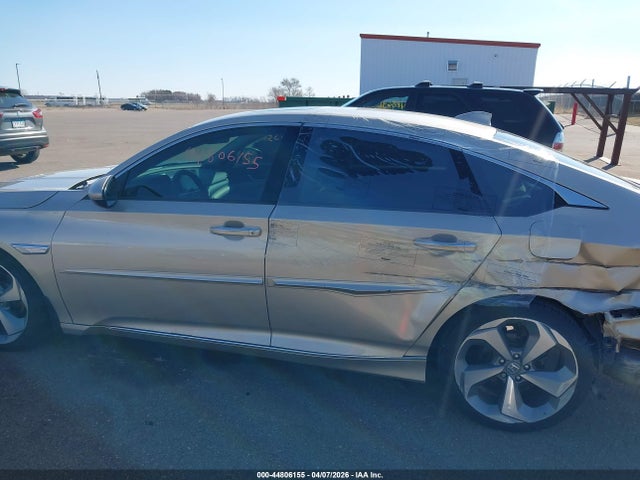 1HGCV1F93JA135402 Honda Accord Touring