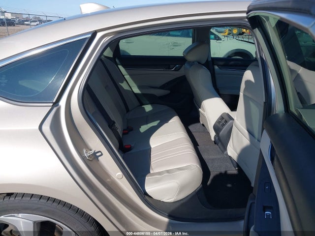1HGCV1F93JA135402 Honda Accord Touring