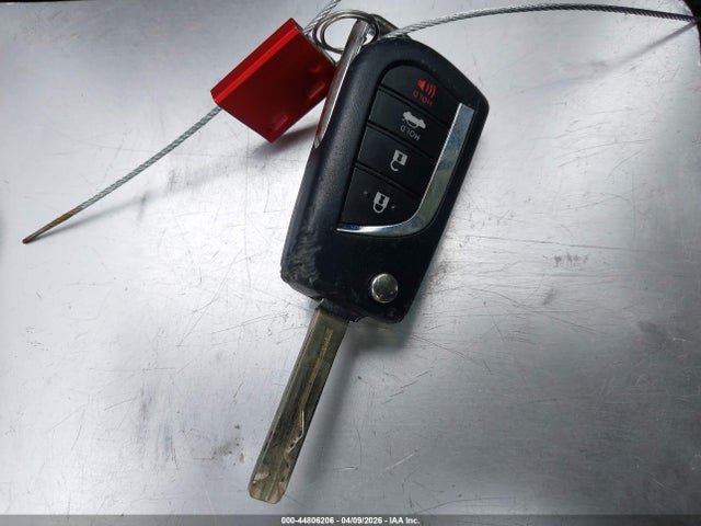 5YFEPMAE4MP214892 Toyota COROLLA LE