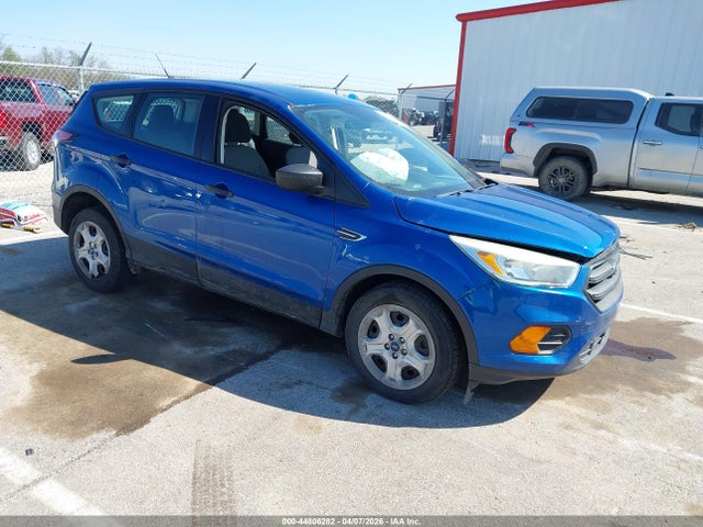 Продажа на аукционе авто 2017 Ford Escape S, vin: 1FMCU0F77HUE14396, номер лота: 44806282