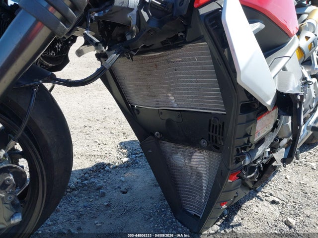ZDMFAKYW1PB005450 Ducati Streetfighter V2