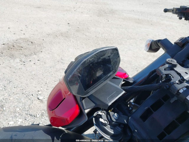 ZDMFAKYW1PB005450 Ducati Streetfighter V2