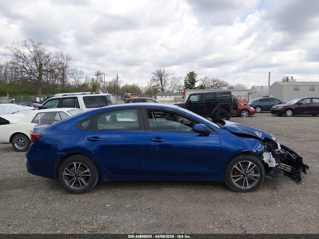 2024 Kia Forte Lxs მანქანა იყიდება აუქციონზე, vin: 3KPF24AD5RE827896, აუქციონის ნომერი: 44806337