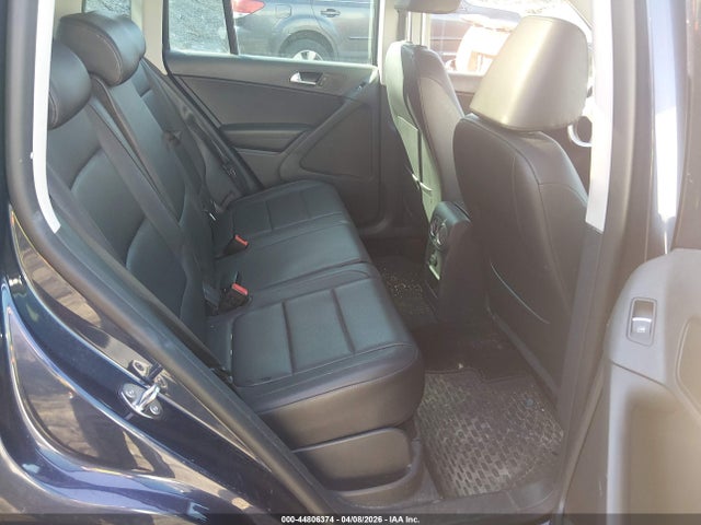 44806374 :رقم المزاد ، WVGBV7AX8BW552923 vin ، 2011 Volkswagen Tiguan Se مزاد بيع