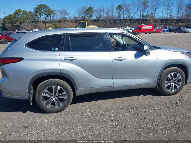 Продажа на аукционе авто 2021 Toyota Highlander Xle, vin: 5TDGZRBH1MS151279, номер лота: 44806377