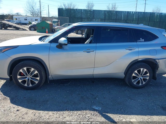 Продажа на аукционе авто 2021 Toyota Highlander Xle, vin: 5TDGZRBH1MS151279, номер лота: 44806377