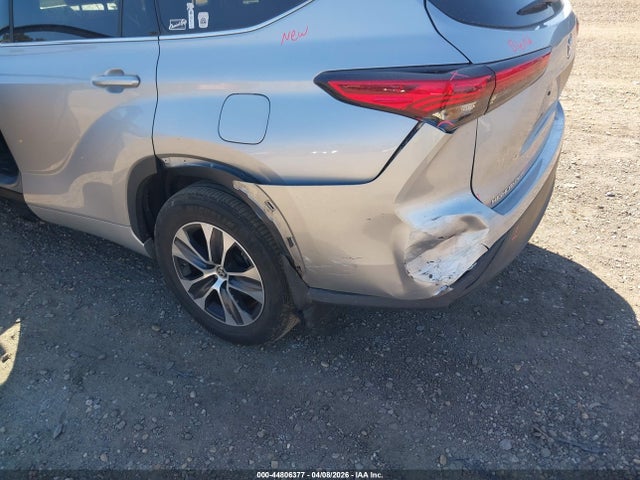 Продажа на аукционе авто 2021 Toyota Highlander Xle, vin: 5TDGZRBH1MS151279, номер лота: 44806377