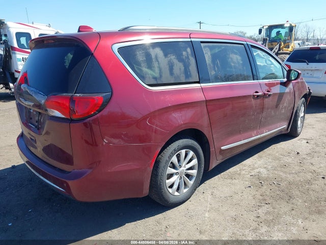 44806458 :رقم المزاد ، 2C4RC1BG2HR520054 vin ، 2017 Chrysler Pacifica Touring-l مزاد بيع