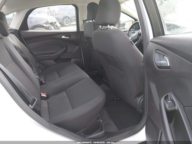 44806476 :رقم المزاد ، 1FADP3F27HL259639 vin ، 2017 Ford Focus Se مزاد بيع