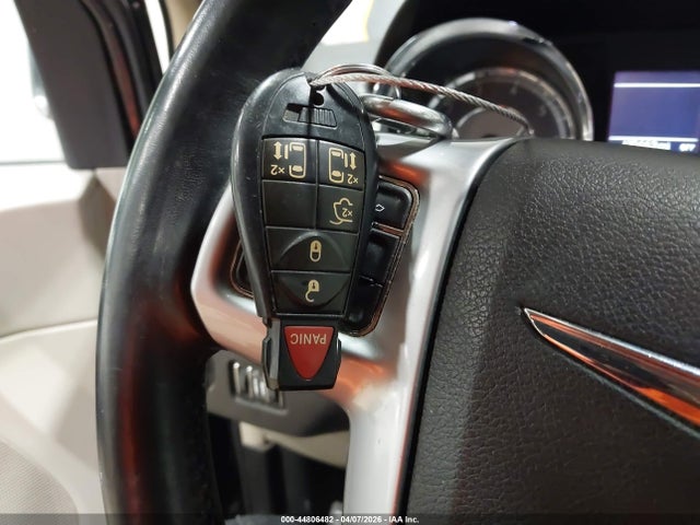 44806482 :رقم المزاد ، 2C4RC1BG3CR338002 vin ، 2012 Chrysler Town & Country Touring مزاد بيع