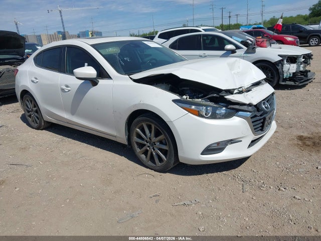 44806542 :رقم المزاد ، 3MZBN1V38JM256465 vin ، 2018 Mazda Mazda3 Touring مزاد بيع