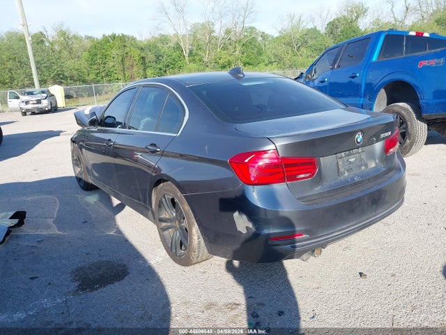 2018 BMW 330I WBA8B9C51JEE83382 Photo 2