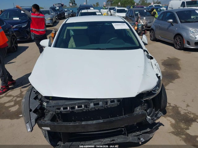 5NPD84LF4JH281614 Hyundai ELANTRA SEL