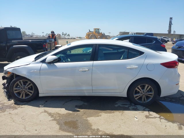 5NPD84LF4JH281614 Hyundai ELANTRA SEL