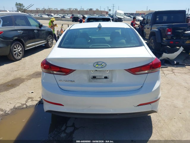 5NPD84LF4JH281614 Hyundai ELANTRA SEL