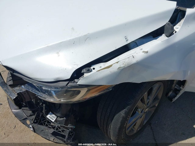 5NPD84LF4JH281614 Hyundai ELANTRA SEL
