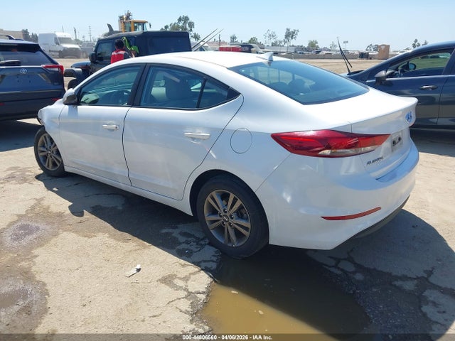 2018 HYUNDAI ELANTRA 5NPD84LF4JH281614 Photo 2