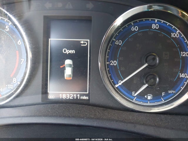 44806573 :رقم المزاد ، 5YFBURHE5JP781171 vin ، 2018 Toyota Corolla Xle مزاد بيع