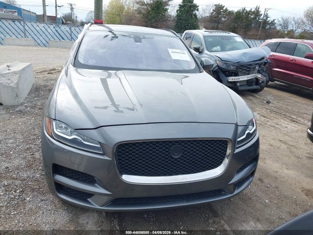 44806580 :رقم المزاد ، SADCK2BV7HA895542 vin ، 2017 Jaguar F-pace 35t Prestige مزاد بيع