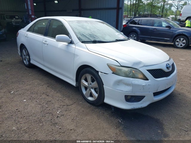 44806610 :رقم المزاد ، 4T1BF3EK3AU517205 vin ، 2010 Toyota Camry Se مزاد بيع