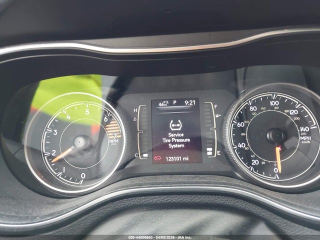 2019 Jeep Cherokee Latitude Plus Fwd მანქანა იყიდება აუქციონზე, vin: 1C4PJLLB2KD232783, აუქციონის ნომერი: 44806660