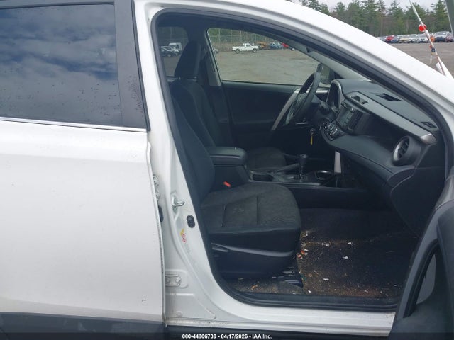 Toyota RAV4 LE 2017 JTMBFREV3HD218261 Image 5