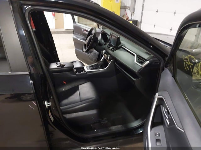 Продажа на аукционе авто 2019 Toyota Rav4 Xle, vin: JTMP1RFV0KD012115, номер лота: 44806753