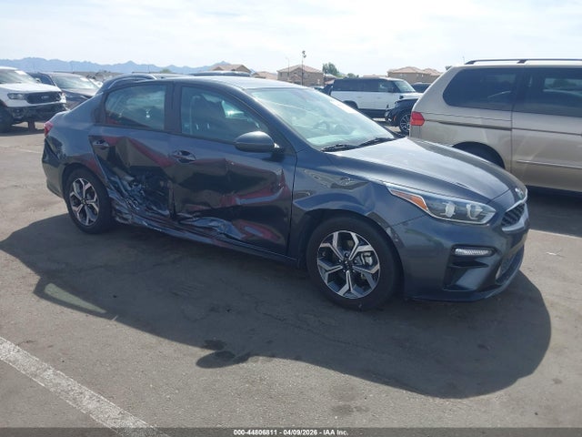 3KPF24AD9ME305183 KIA Forte Lxs