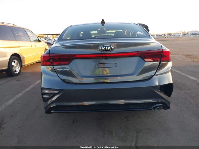 3KPF24AD9ME305183 KIA Forte Lxs