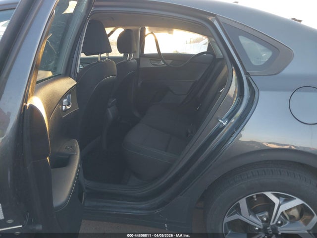 3KPF24AD9ME305183 KIA Forte Lxs