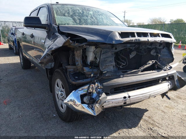 5TFDY5F13JX748838 Toyota Tundra Sr5 5.7l V8