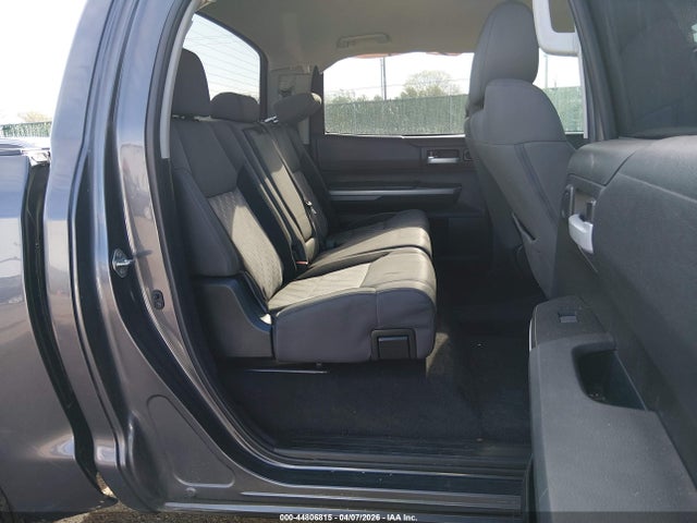 5TFDY5F13JX748838 Toyota Tundra Sr5 5.7l V8