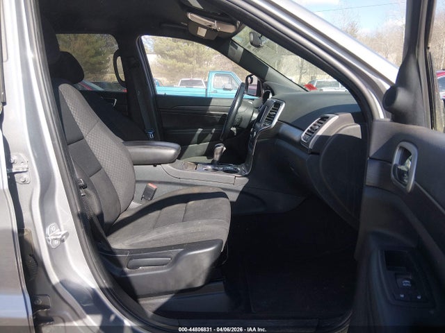2018 Jeep Grand Cherokee Laredo 4x4 მანქანა იყიდება აუქციონზე, vin: 1C4RJFAG1JC180219, აუქციონის ნომერი: 44806831