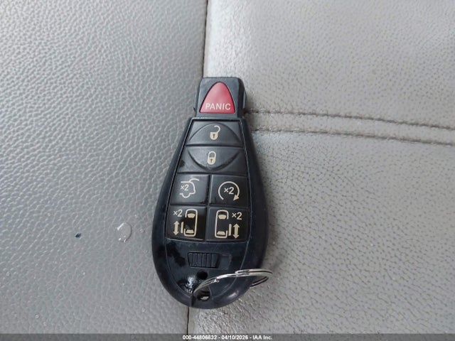Продаж на аукціоні авто 2015 Chrysler Town & Country Touring, vin: 2C4RC1BGXFR754875, номер лоту: 44806832