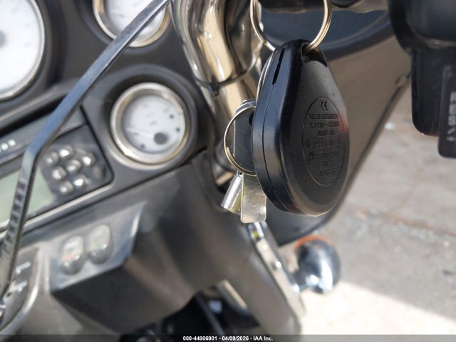 2008 HARLEY-DAVIDSON FLHX 1HD1KB41X8Y704831 Photo 10