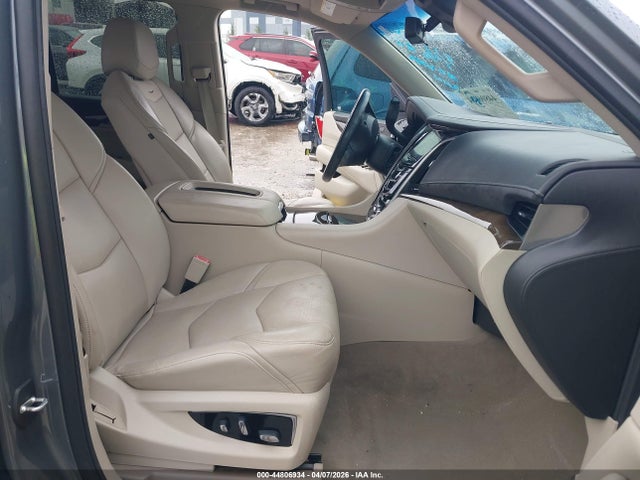 44806934 :رقم المزاد ، 1GYS3CKJ4KR243990 vin ، 2019 Cadillac Escalade Premium Luxury مزاد بيع