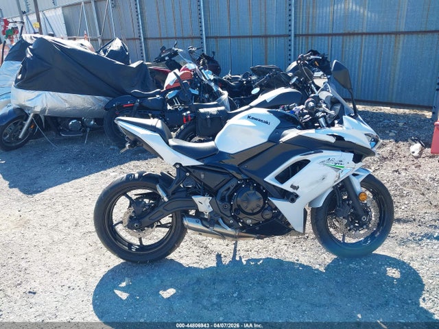 ML5EXEN18LDA11516 Kawasaki Ex650 N