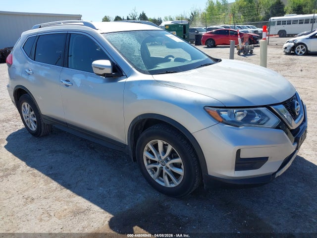 2017 Nissan Rogue Sv მანქანა იყიდება აუქციონზე, vin: JN8AT2MV0HW021988, აუქციონის ნომერი: 44806945
